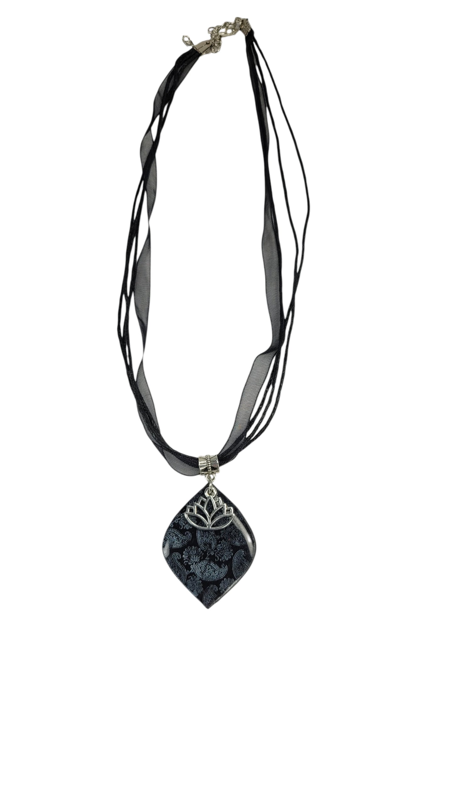 Diamond-shaped with intricate pattern of soft paisley Necklace