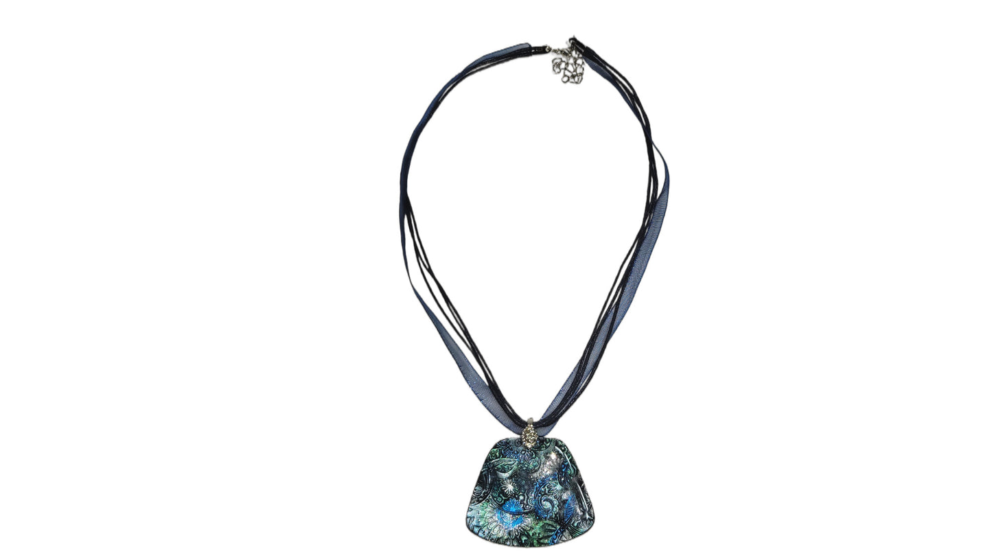 Large blue green pearly Necklace