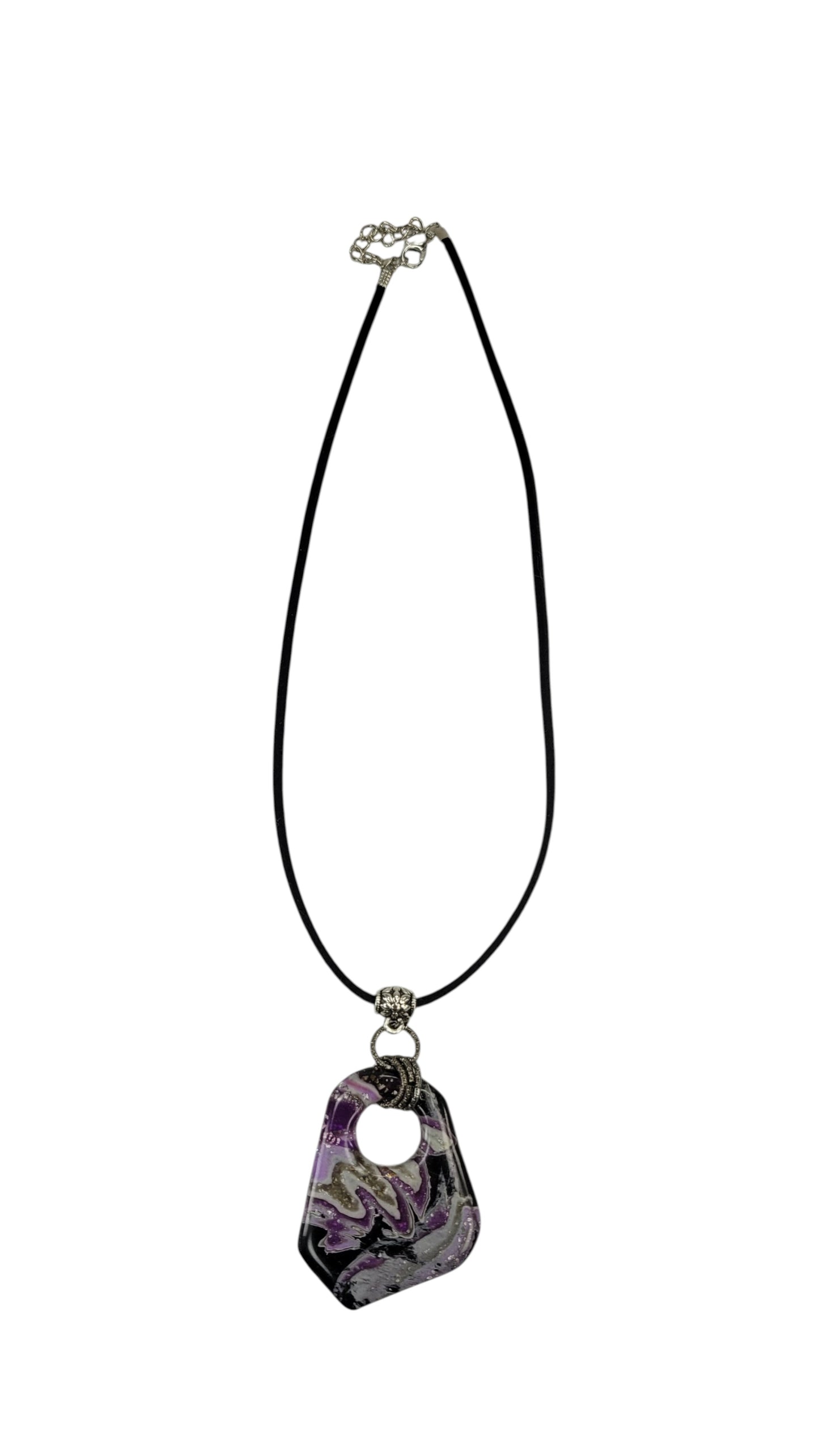 Asymmetrical shape pendant Necklace