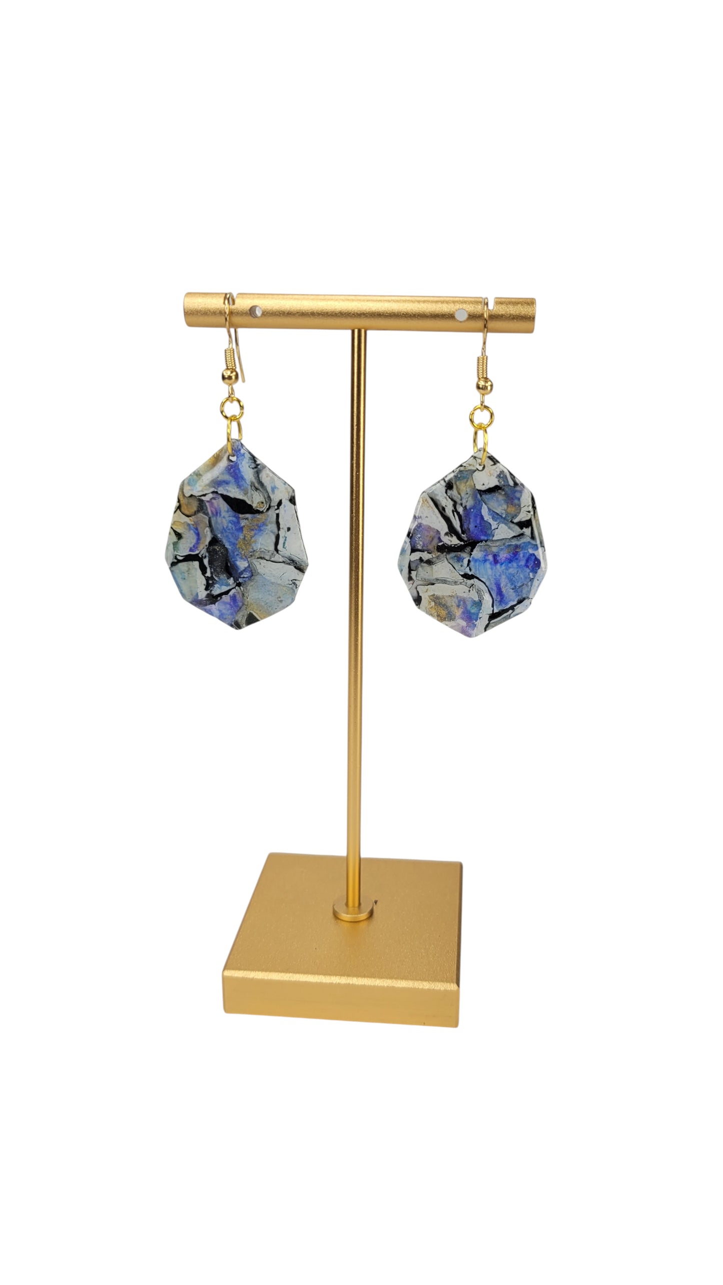 Faceted drops with organic presence Earrings