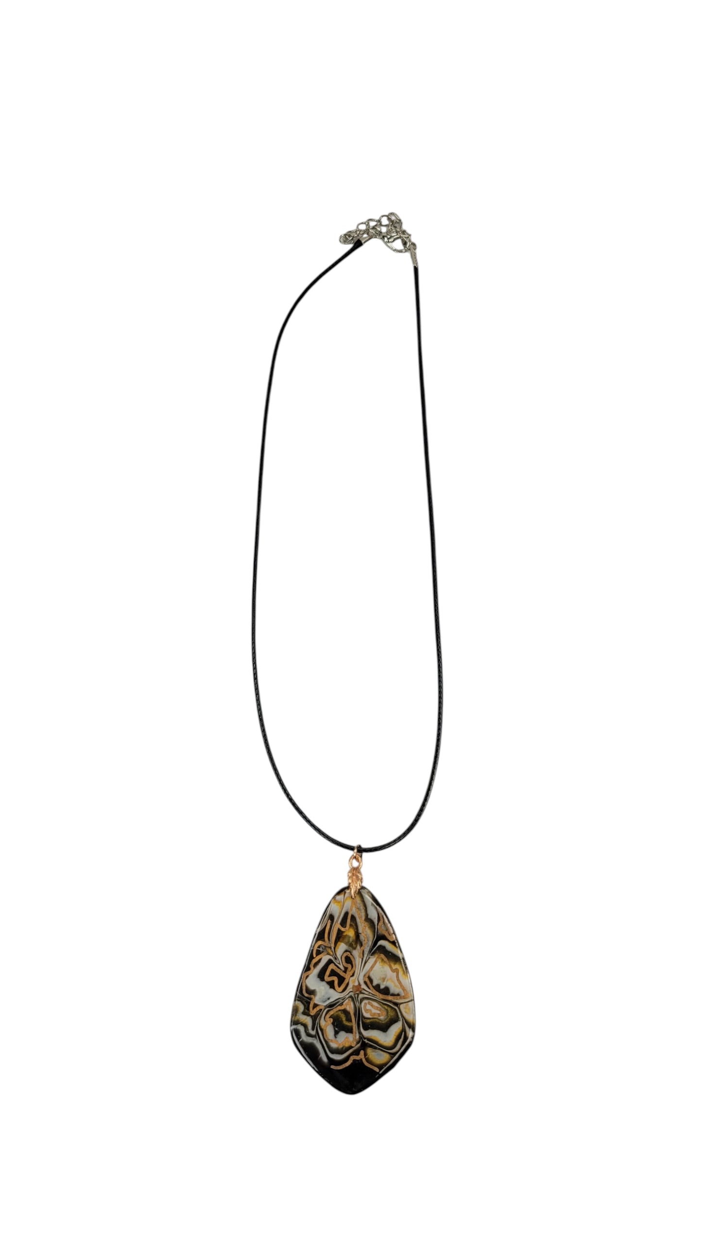 Light and dark meeting without conflict Necklace