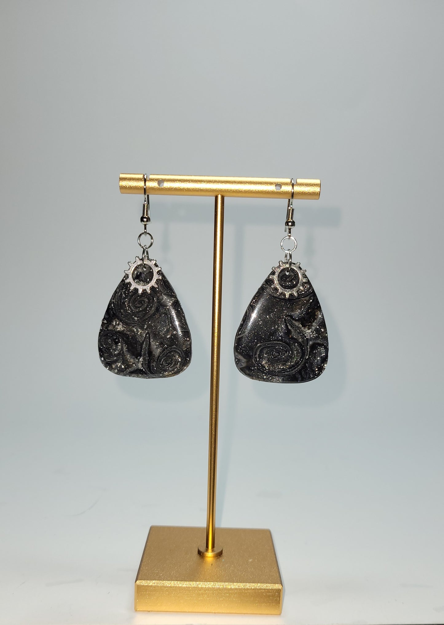 Black with ripples dangling Earrings