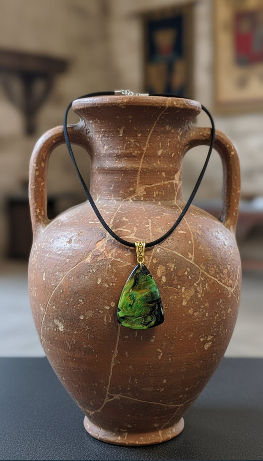Glowing and green Necklace