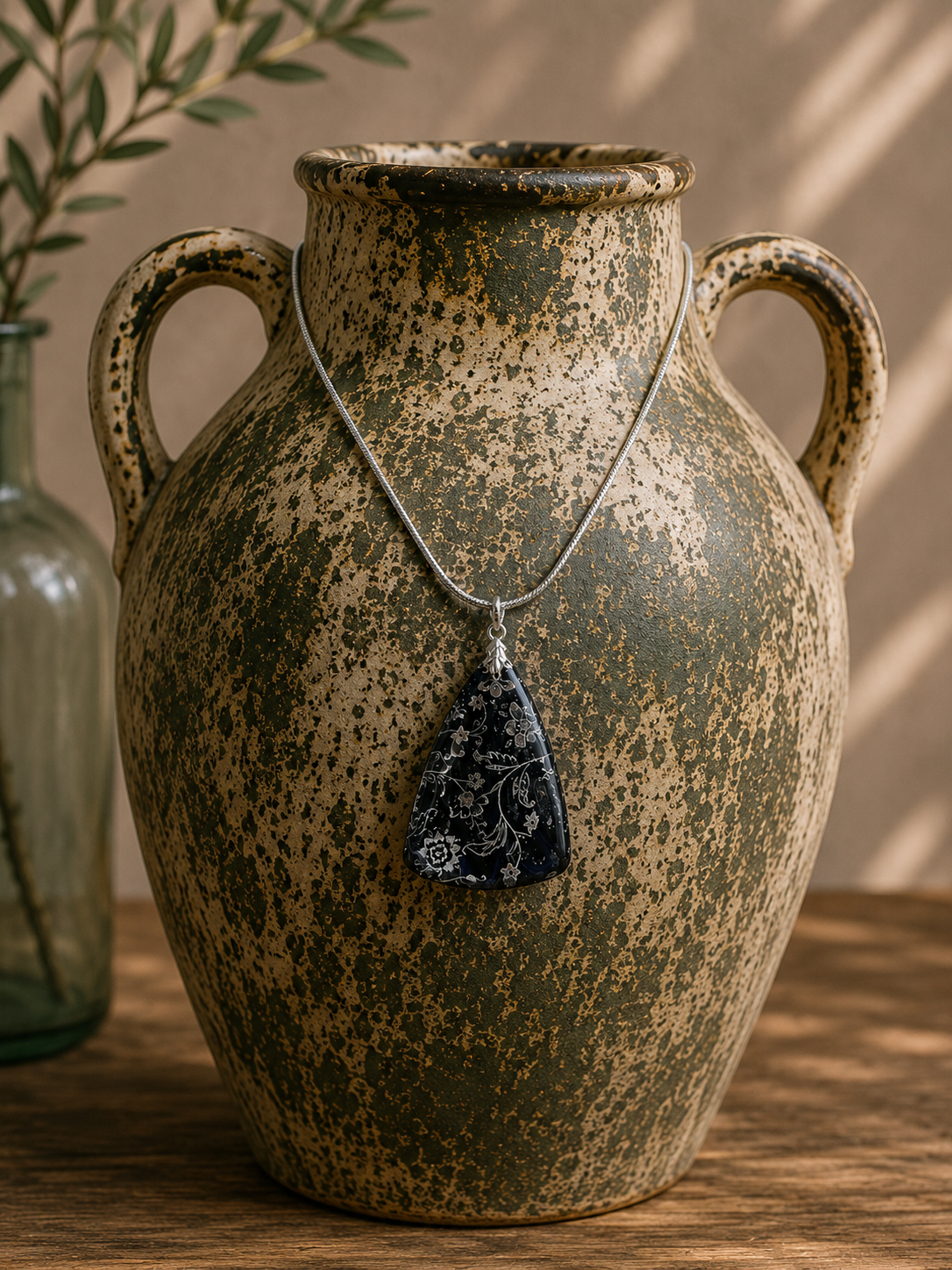 Delicate silver floral patterns Necklace