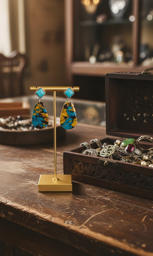 Teardrop-shaped drop Earrings with turquoise posts