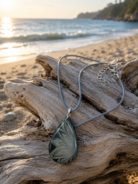 Shimmery silver and black Necklace
