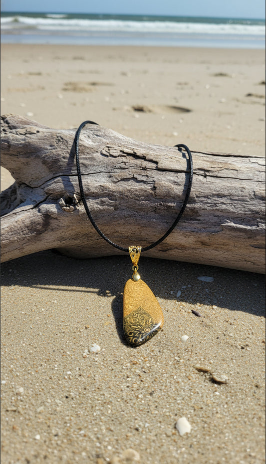Amber and honey glow with delicate pattern Necklace