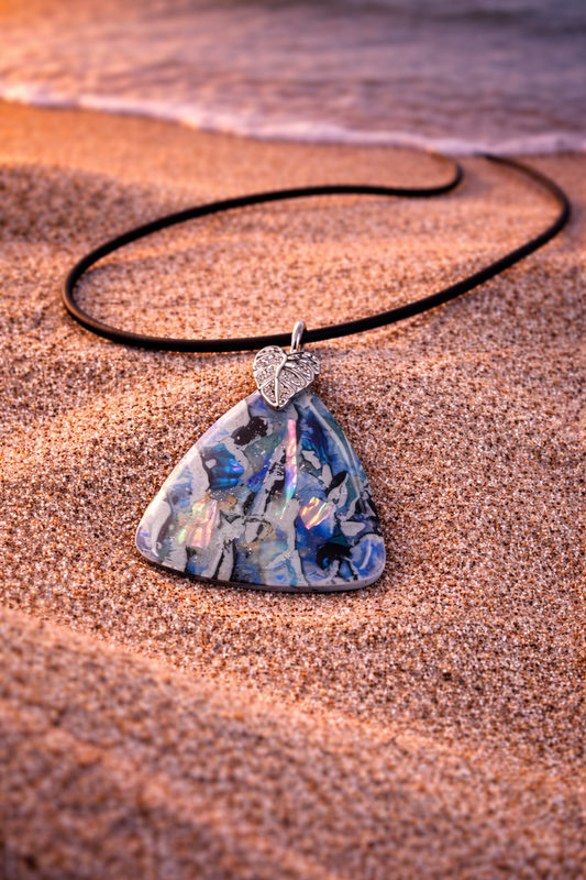 Iridescent ocean-inspired pendant graceful Necklace