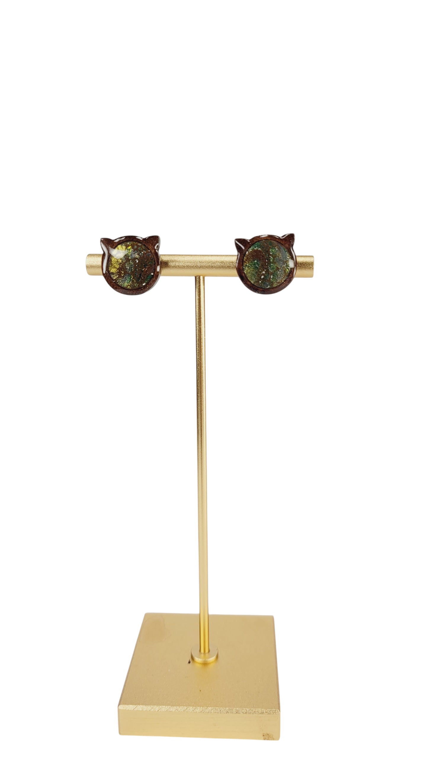 Earthy base with softly shimmering center and cat-ear details Studs