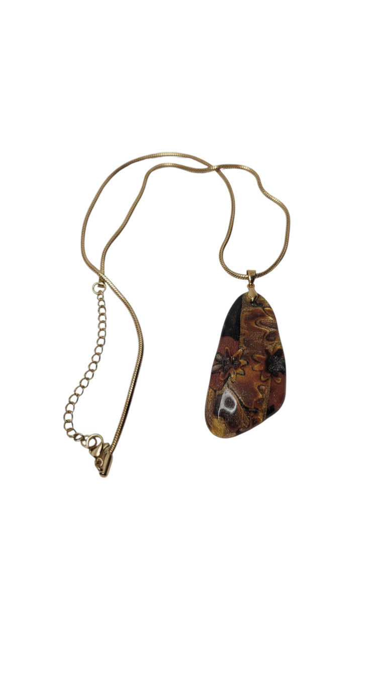 Metallic with flowers Necklace