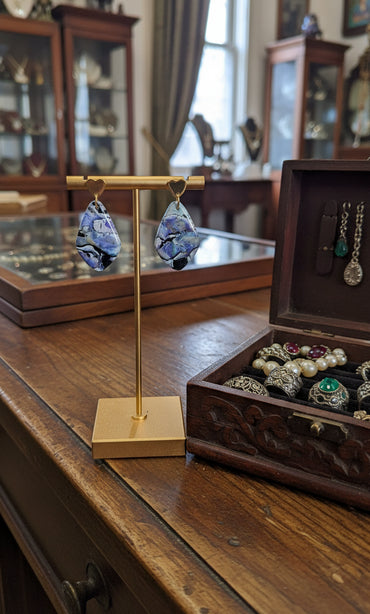 Softly shaped drop Earrings on the posts