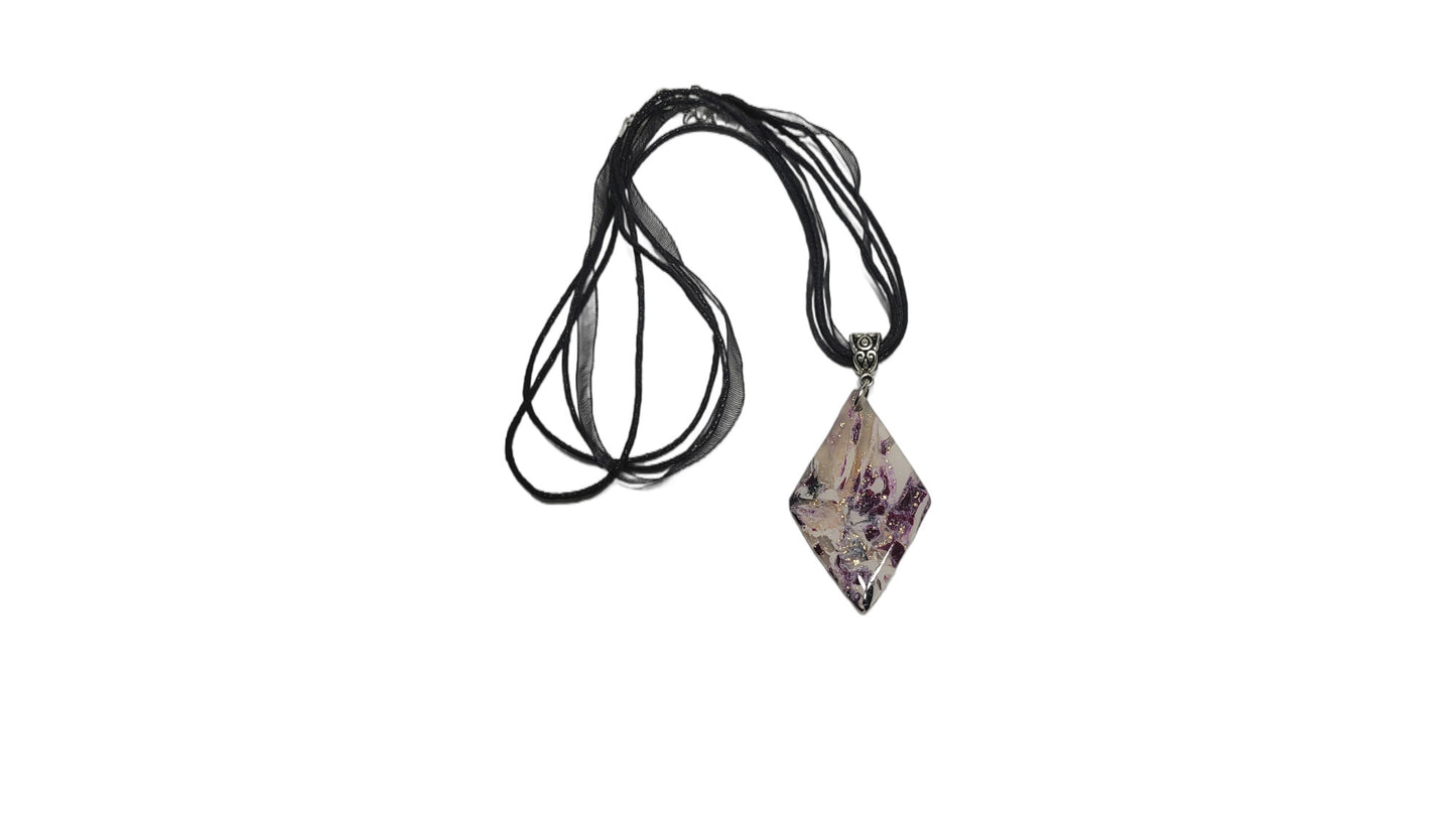 White and burgundy rhombus Necklace