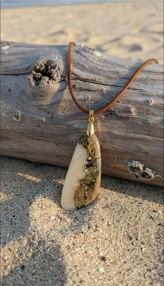 Earthy tones pendant Necklace