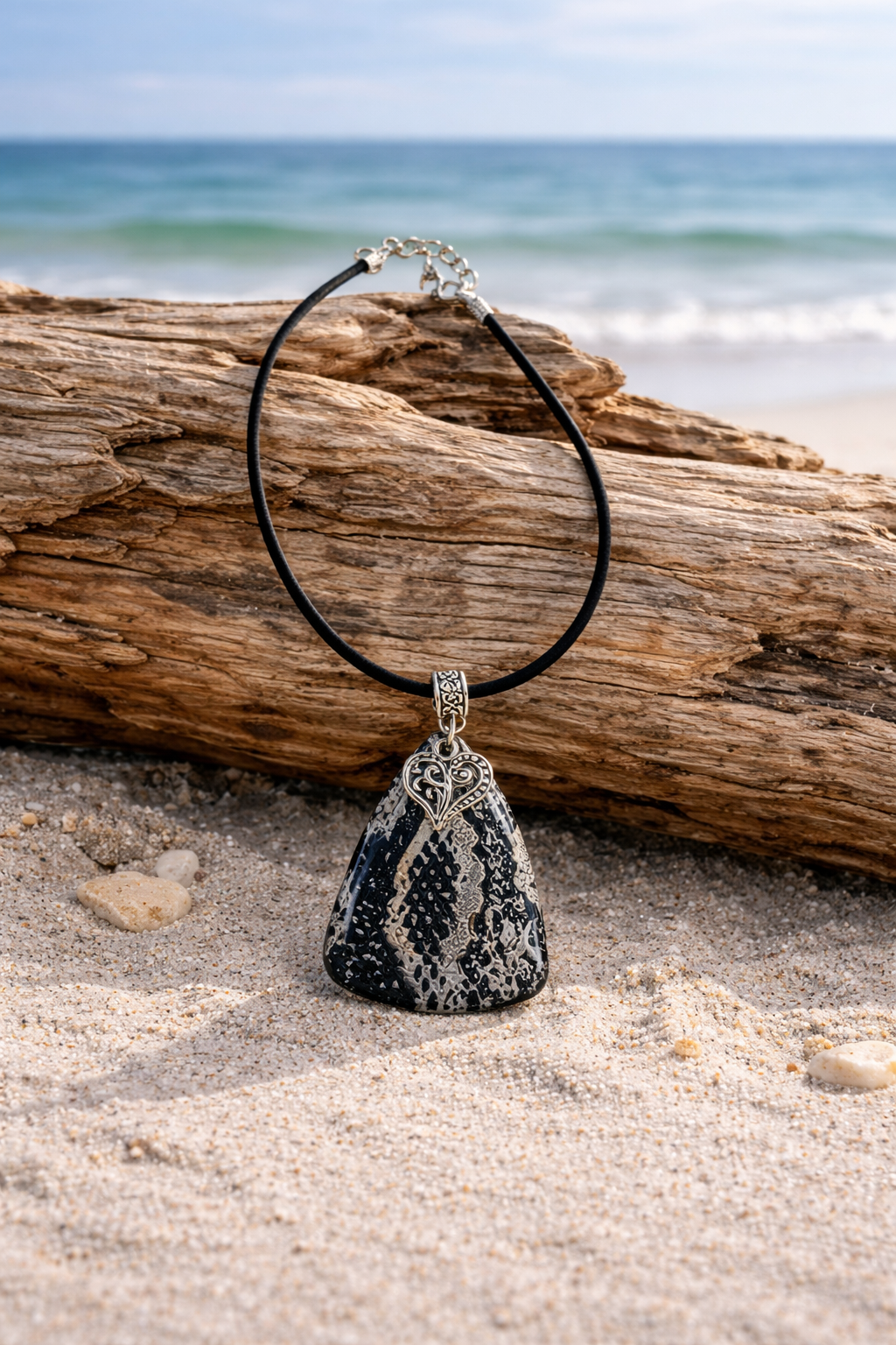 Snakeskin-inspired pattern Necklace and Earring SET